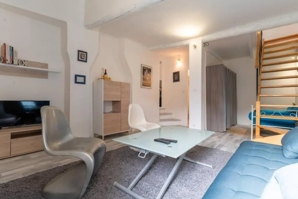 Apartment Le Charme Du Medieval Dans Un Appartement Cosy Hyeres