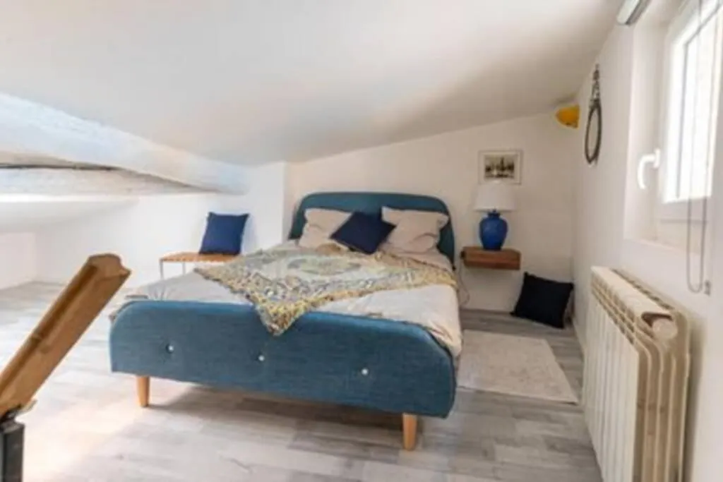 Apartment Le Charme Du Medieval Dans Un Appartement Cosy Hyeres